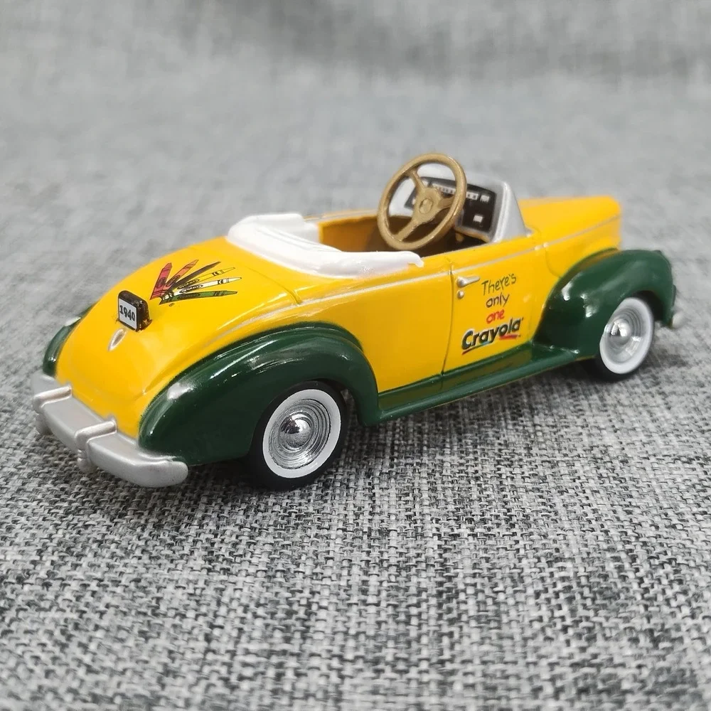 Crayola Gearbox Diecast 1940 Ford Deluxe Yellow Pedal Driven Car 1998
